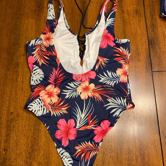 Pink by Victoria secret one‎ piece swimsuit size Large. - Picture 10 of 12